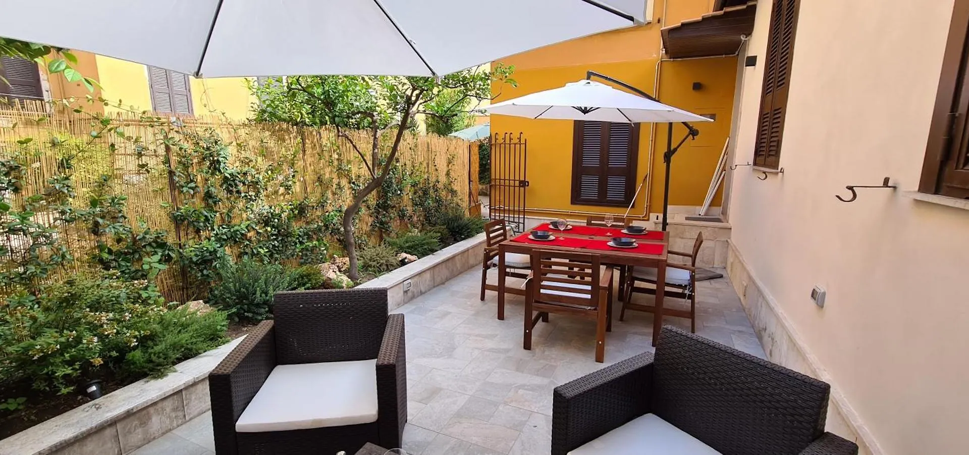 Trastevere Incantevole Con Patio Esterno Privato Řím