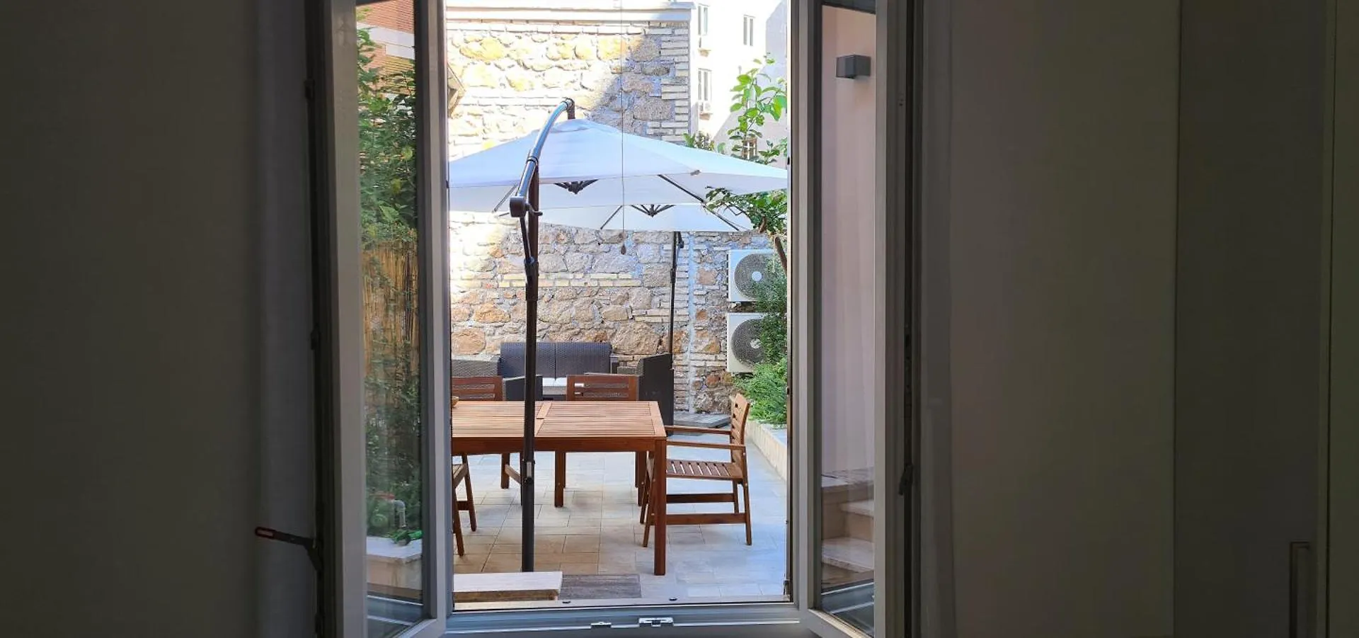 Trastevere Incantevole Con Patio Esterno Privato ローマ アパート